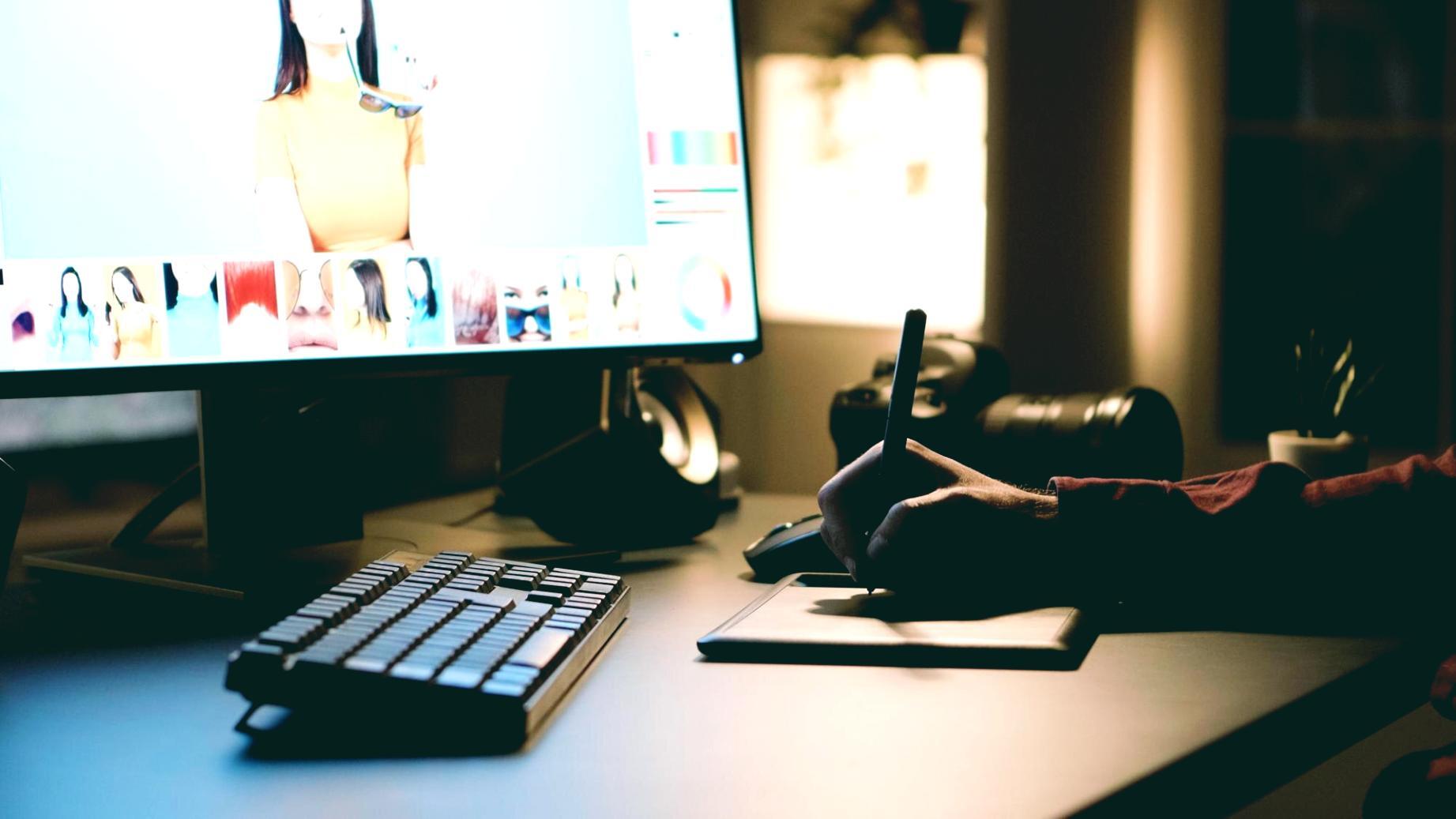 Tableau de bord montrant l'évolution du positionnement de mots-clés pour une boutique e-commerce